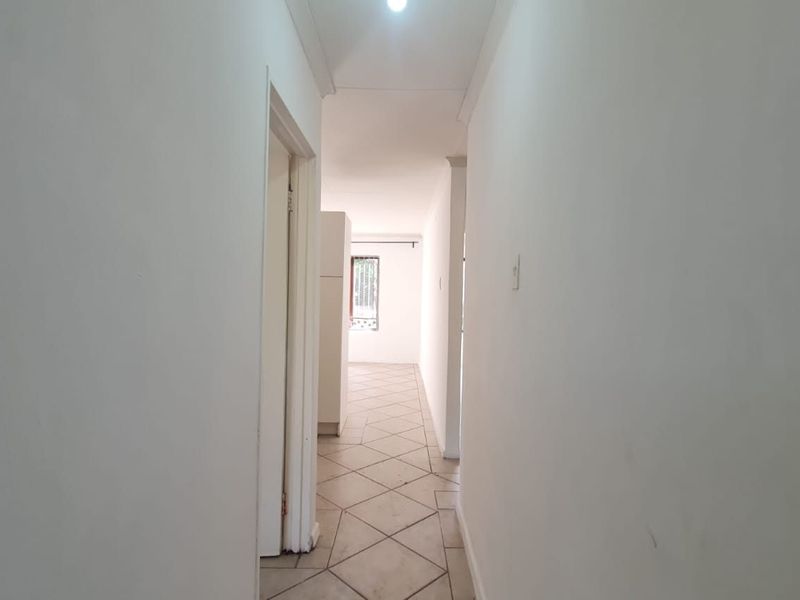 Townhouse Rental Monthly In Port Elizabeth - Photo 10