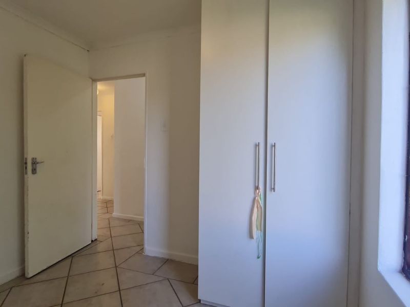 Townhouse Rental Monthly In Port Elizabeth - Photo 9