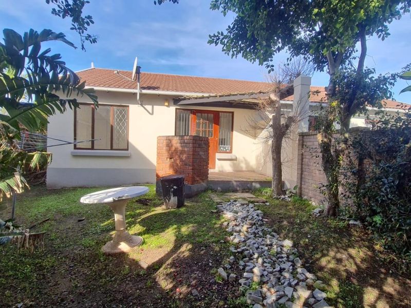 Townhouse Rental Monthly In Port Elizabeth - Photo 3