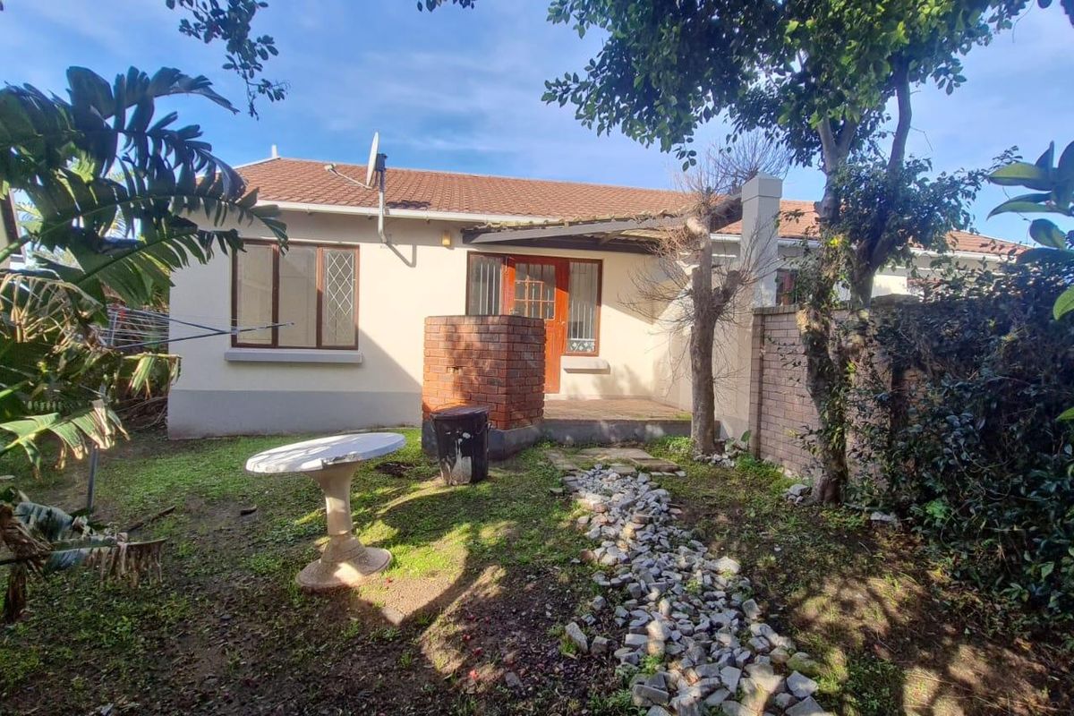 Townhouse Rental Monthly In Port Elizabeth - Photo 3