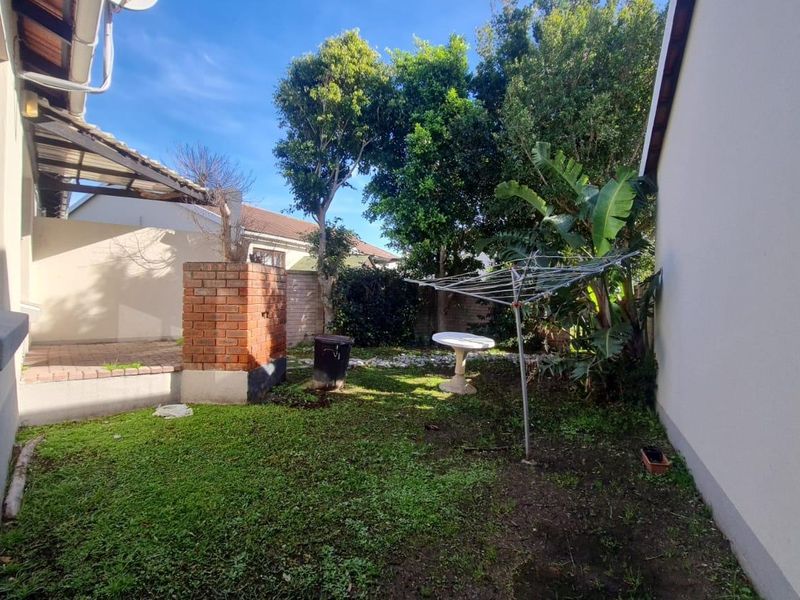 Townhouse Rental Monthly In Port Elizabeth - Photo 4