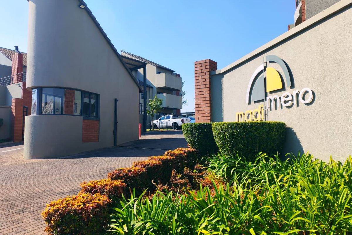 Apartment For Sale In Sandton - Photo 2