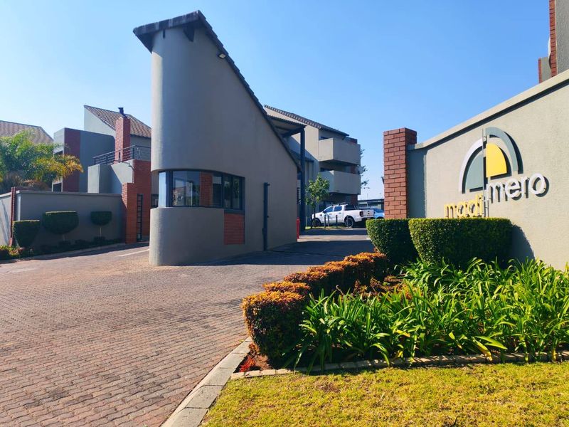 Apartment For Sale In Sandton - Photo 3