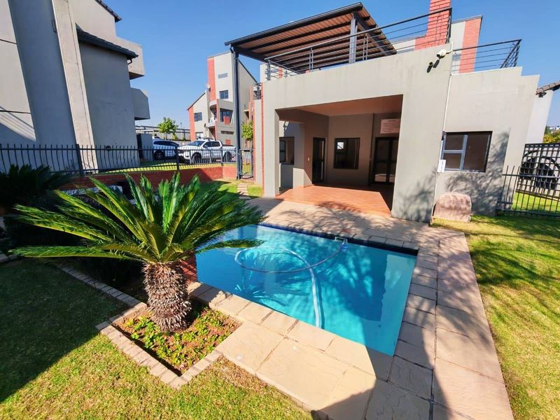 Apartment For Sale In Sandton - Photo 5