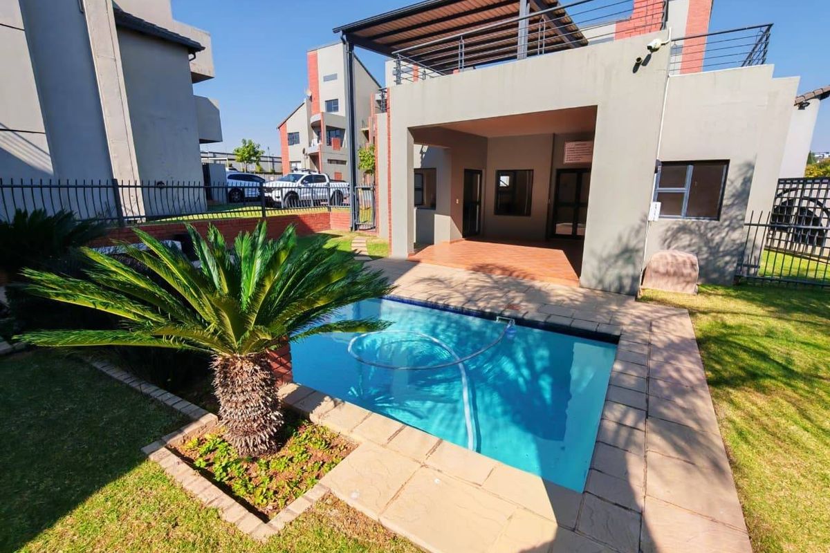 Apartment For Sale In Sandton - Photo 5