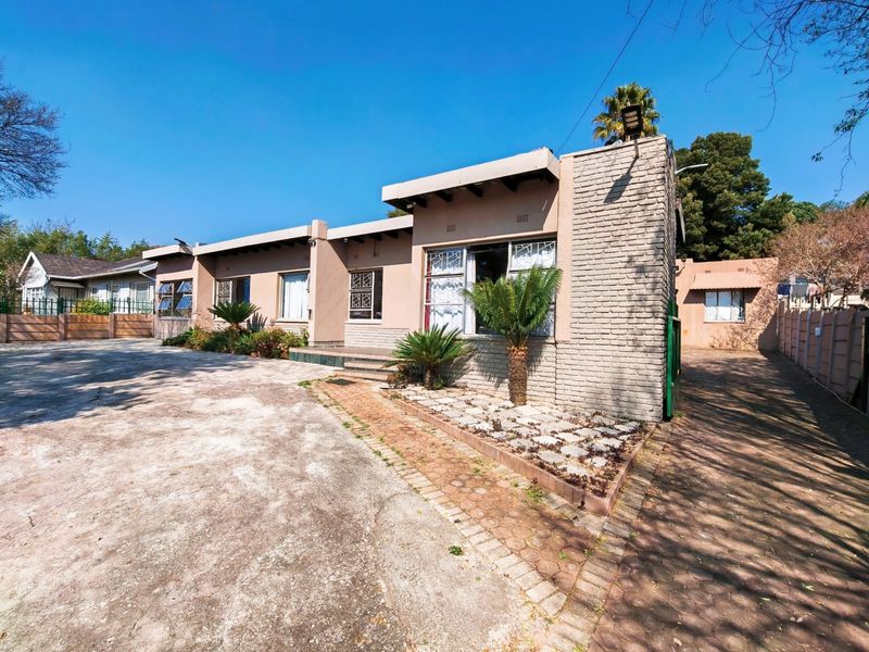 House For Sale In Roodepoort - Photo 2