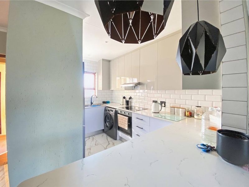 Apartment For Sale In Randburg - Photo 10