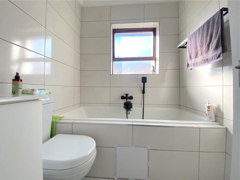Apartment For Sale In Randburg - Photo 9