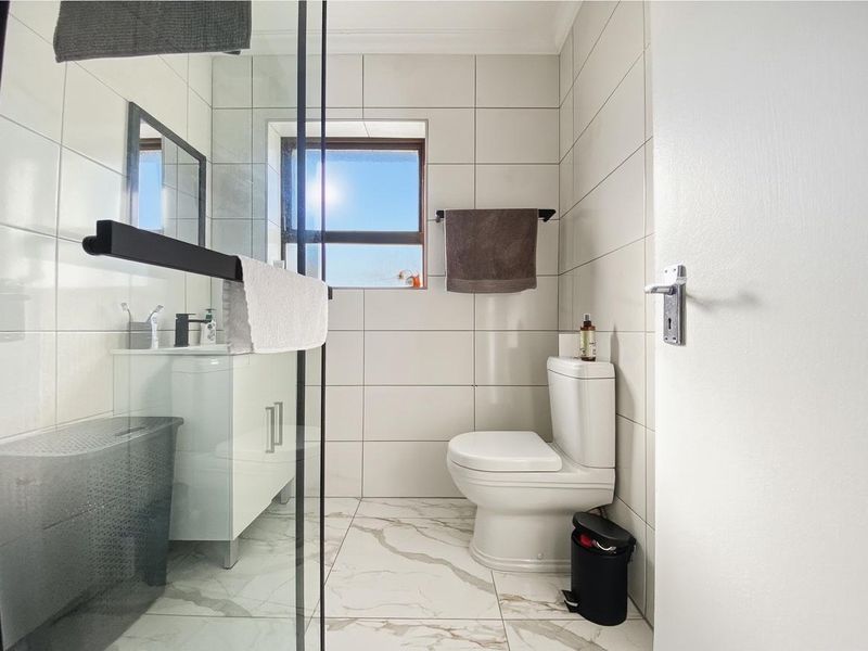 Apartment For Sale In Randburg - Photo 4