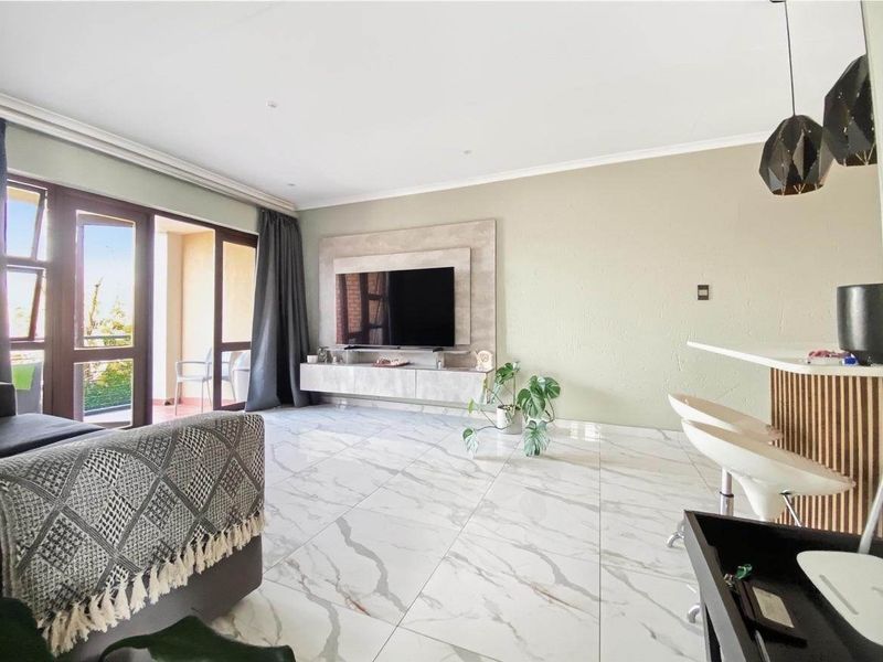 Apartment For Sale In Randburg - Photo 2