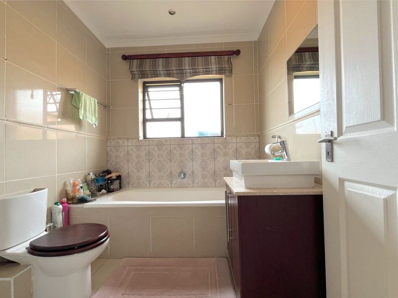 Townhouse Rental Monthly In Port Elizabeth - Photo 10