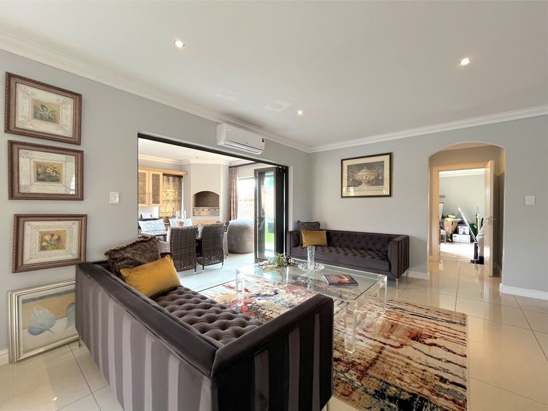 Townhouse Rental Monthly In Port Elizabeth - Photo 6