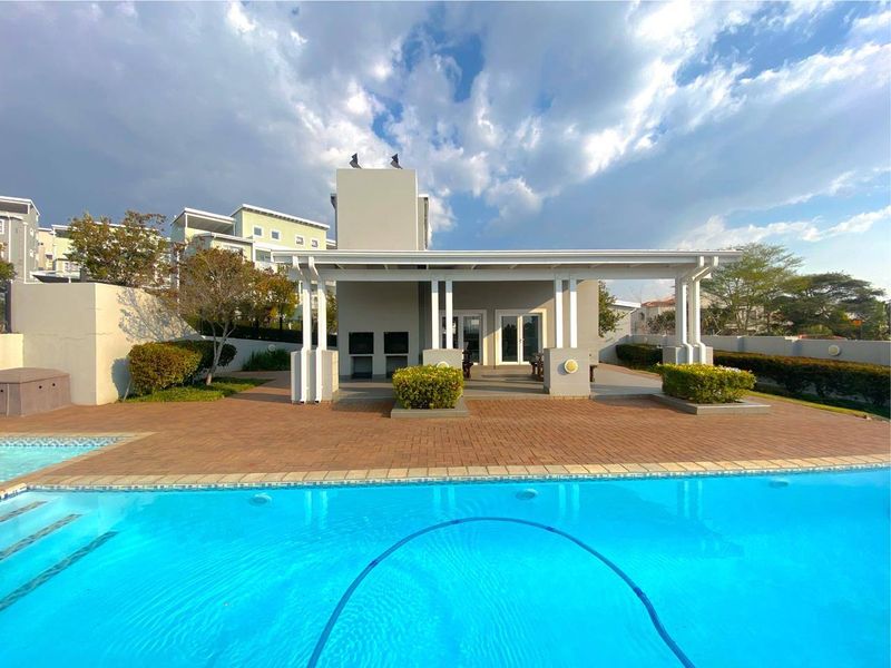 Apartment For Sale In Sandton - Photo 2