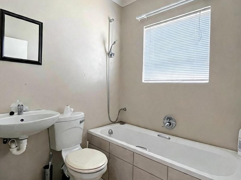House For Sale In Port Elizabeth - Photo 10