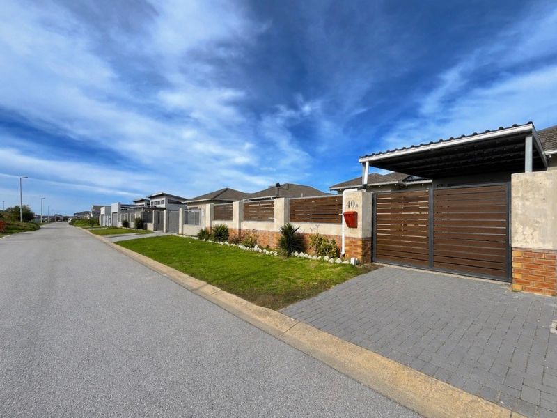 House For Sale In Port Elizabeth - Photo 1