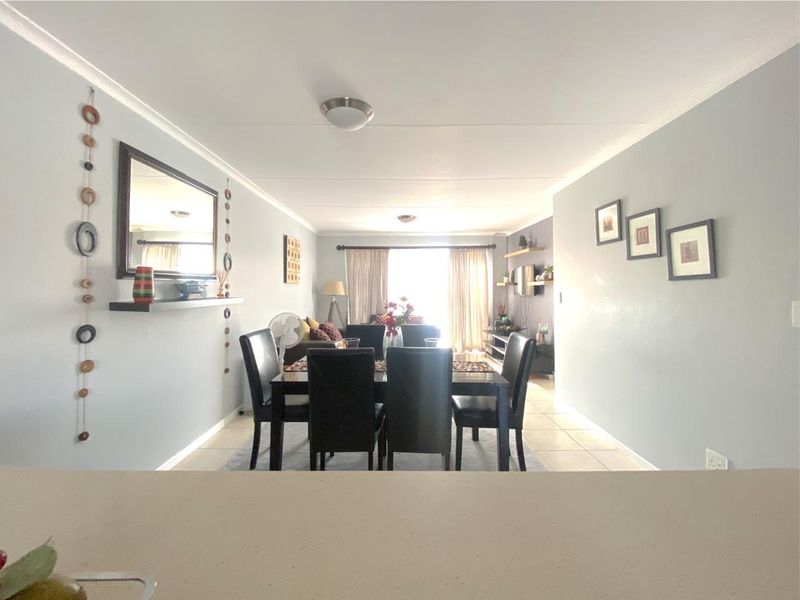 Apartment Rental Monthly In Sandton - Photo 3