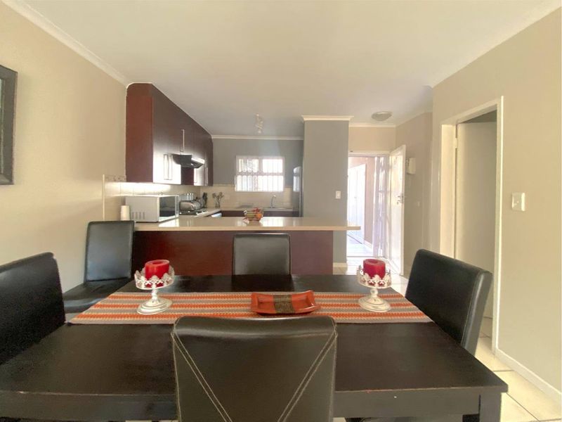 Apartment Rental Monthly In Sandton - Photo 2