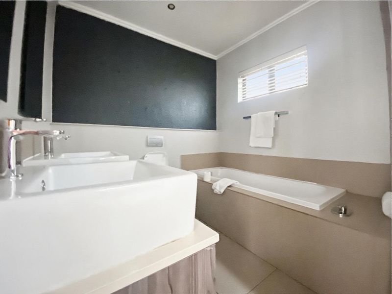 Apartment Rental Monthly In Sandton - Photo 8