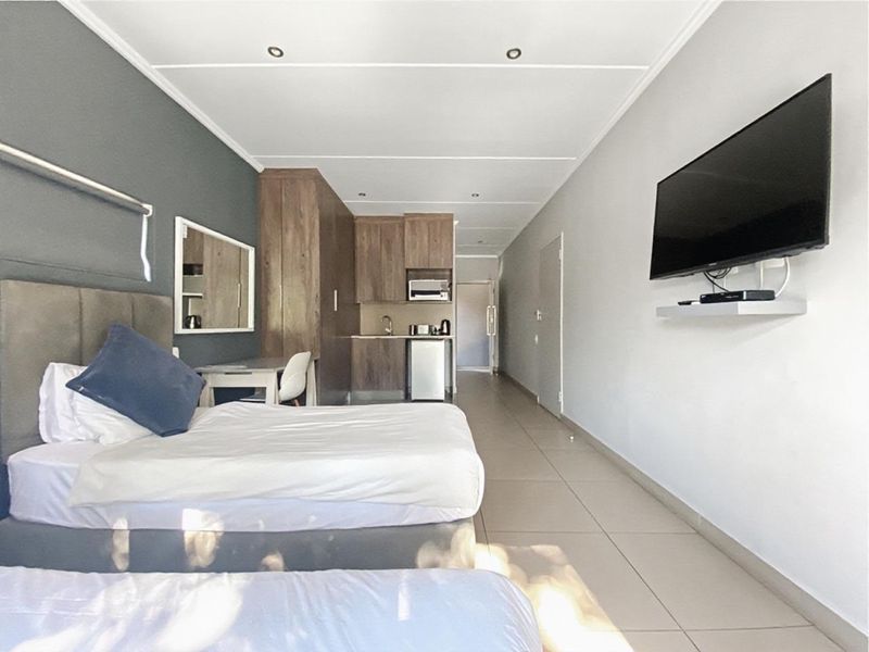 Apartment Rental Monthly In Sandton - Photo 9
