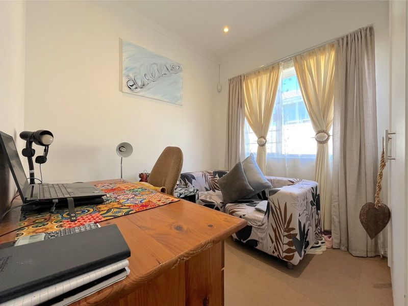 House For Sale In Port Elizabeth - Photo 9