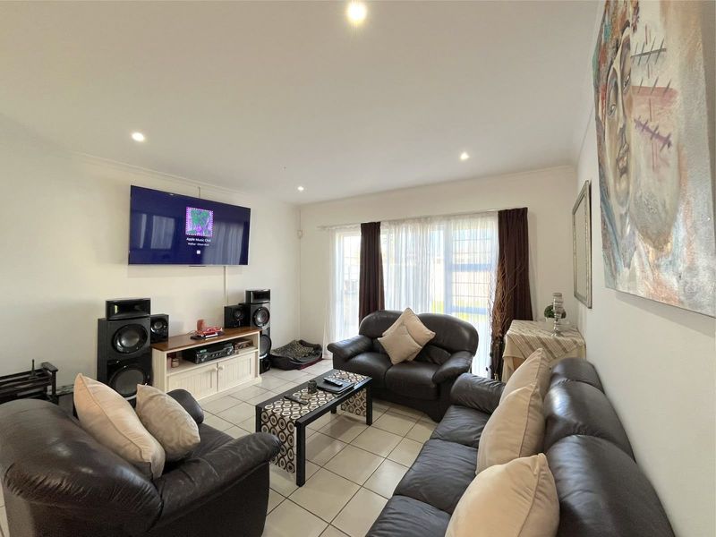 House For Sale In Port Elizabeth - Photo 6