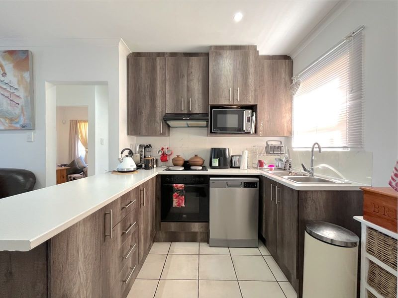 House For Sale In Port Elizabeth - Photo 5