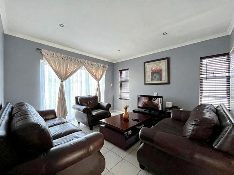 House For Sale In Port Elizabeth - Photo 4