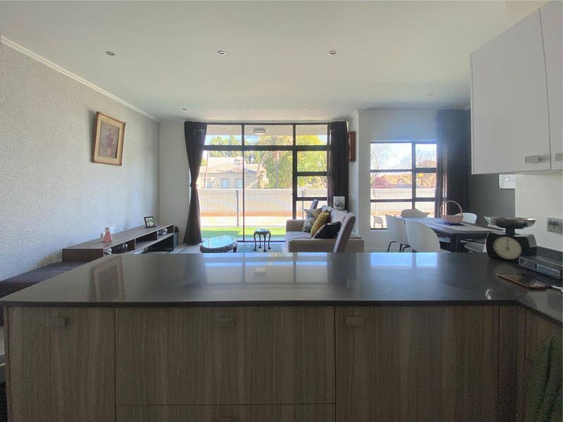 Apartment For Sale In Sandton - Photo 10