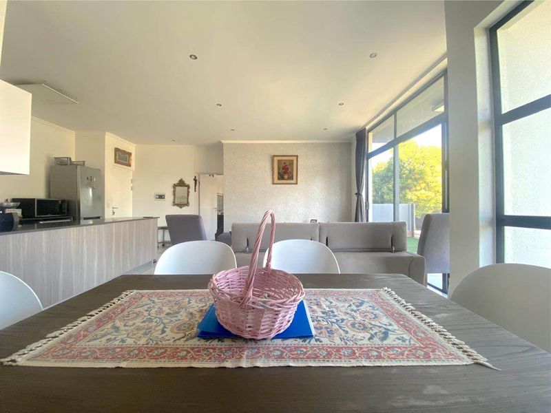 Apartment For Sale In Sandton - Photo 8