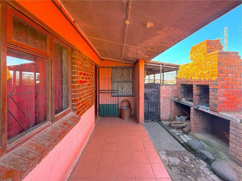 Commercial For Sale In East London - Photo 10
