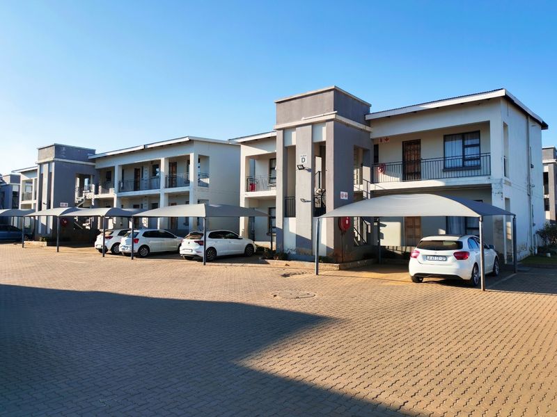 Apartment For Sale In Roodepoort - Photo 1