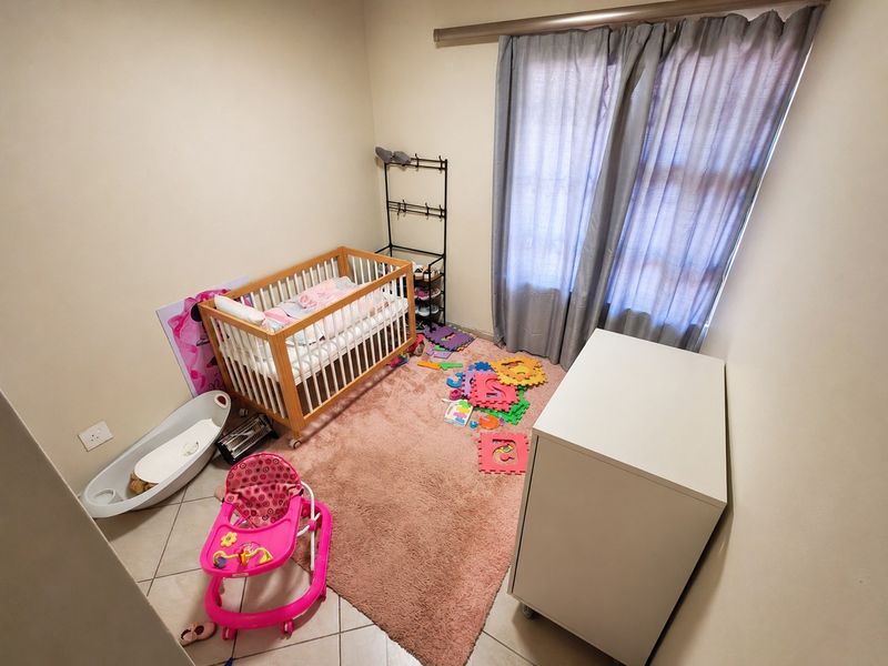 Apartment For Sale In Roodepoort - Photo 8