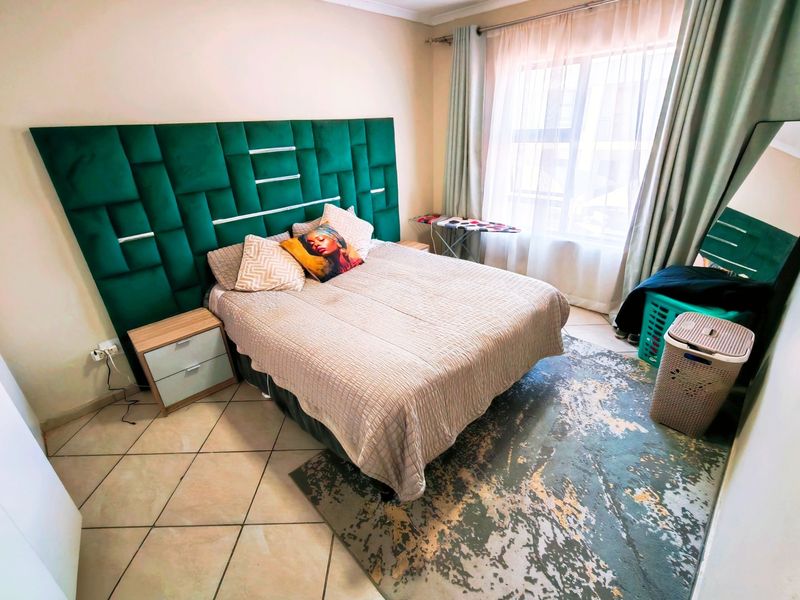 Apartment For Sale In Roodepoort - Photo 2