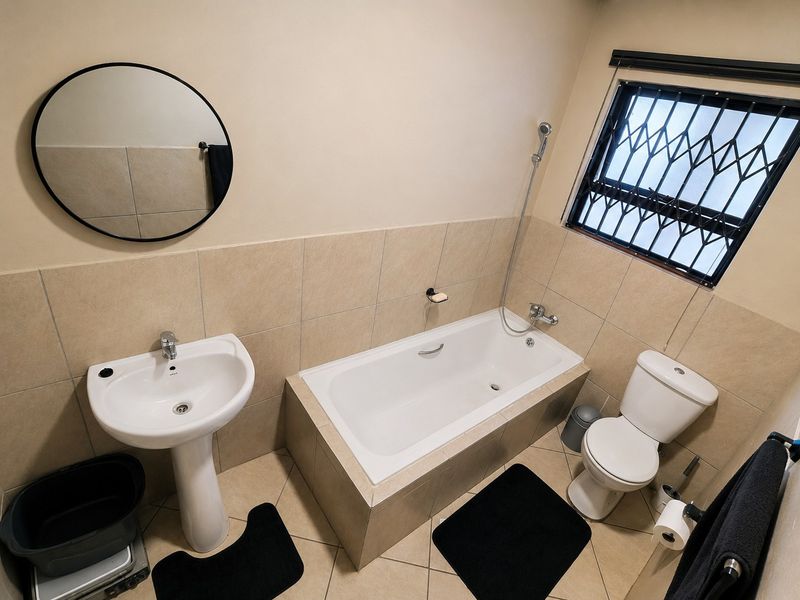 Apartment For Sale In Roodepoort - Photo 7