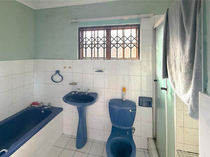 House Rental Monthly In East London - Photo 9