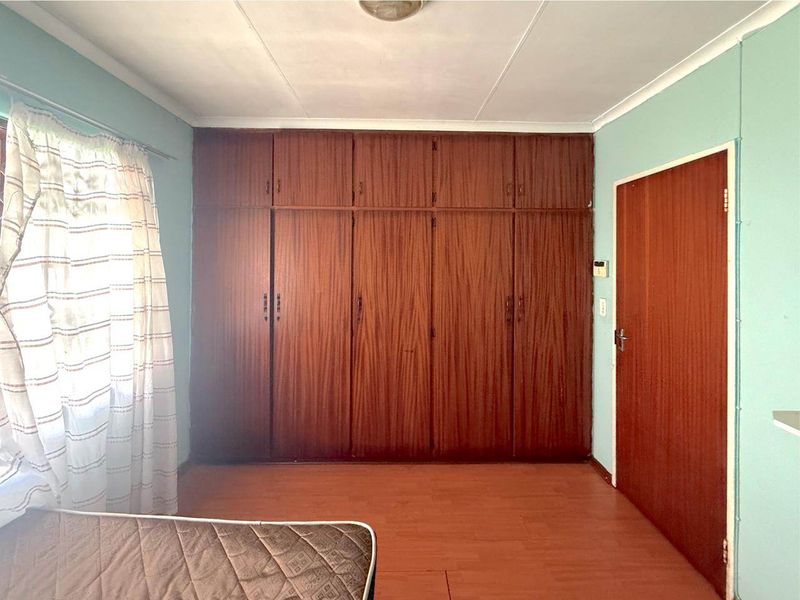 House Rental Monthly In East London - Photo 8