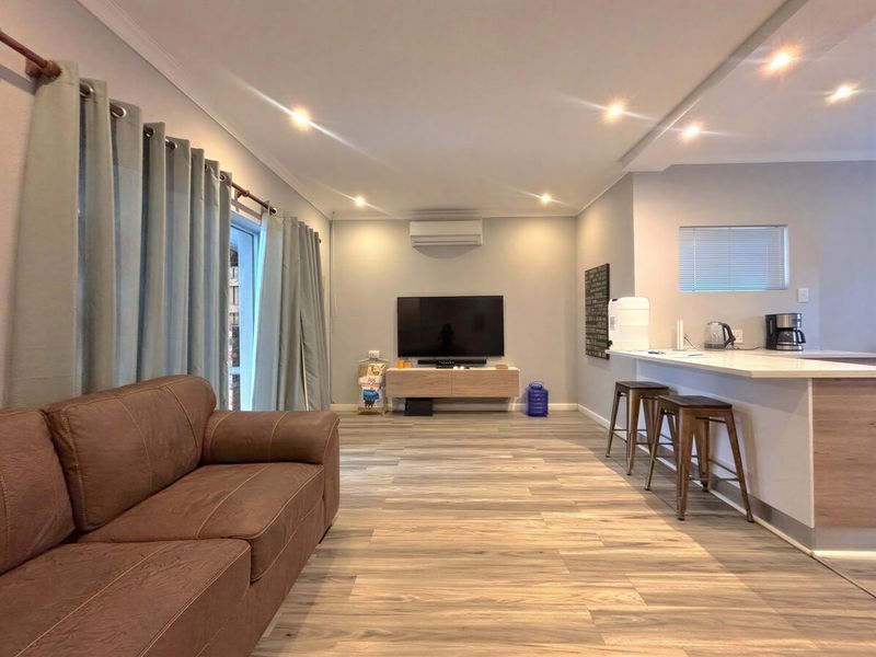 House Pending Sale In Port Elizabeth - Photo 3