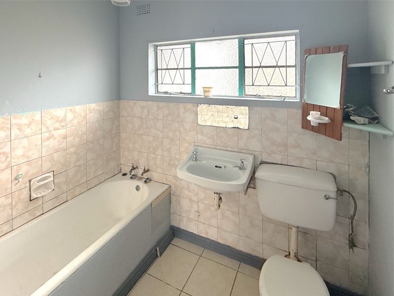 House For Sale In East London - Photo 9