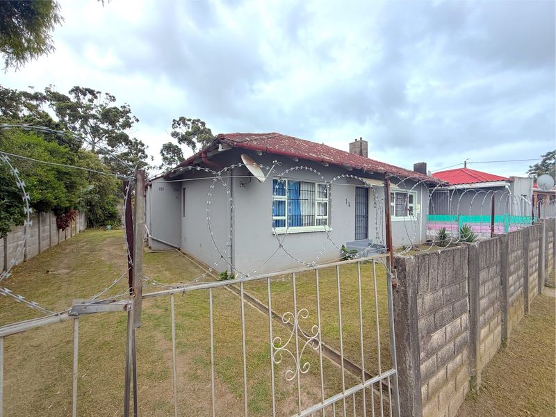 House For Sale In East London - Photo 2