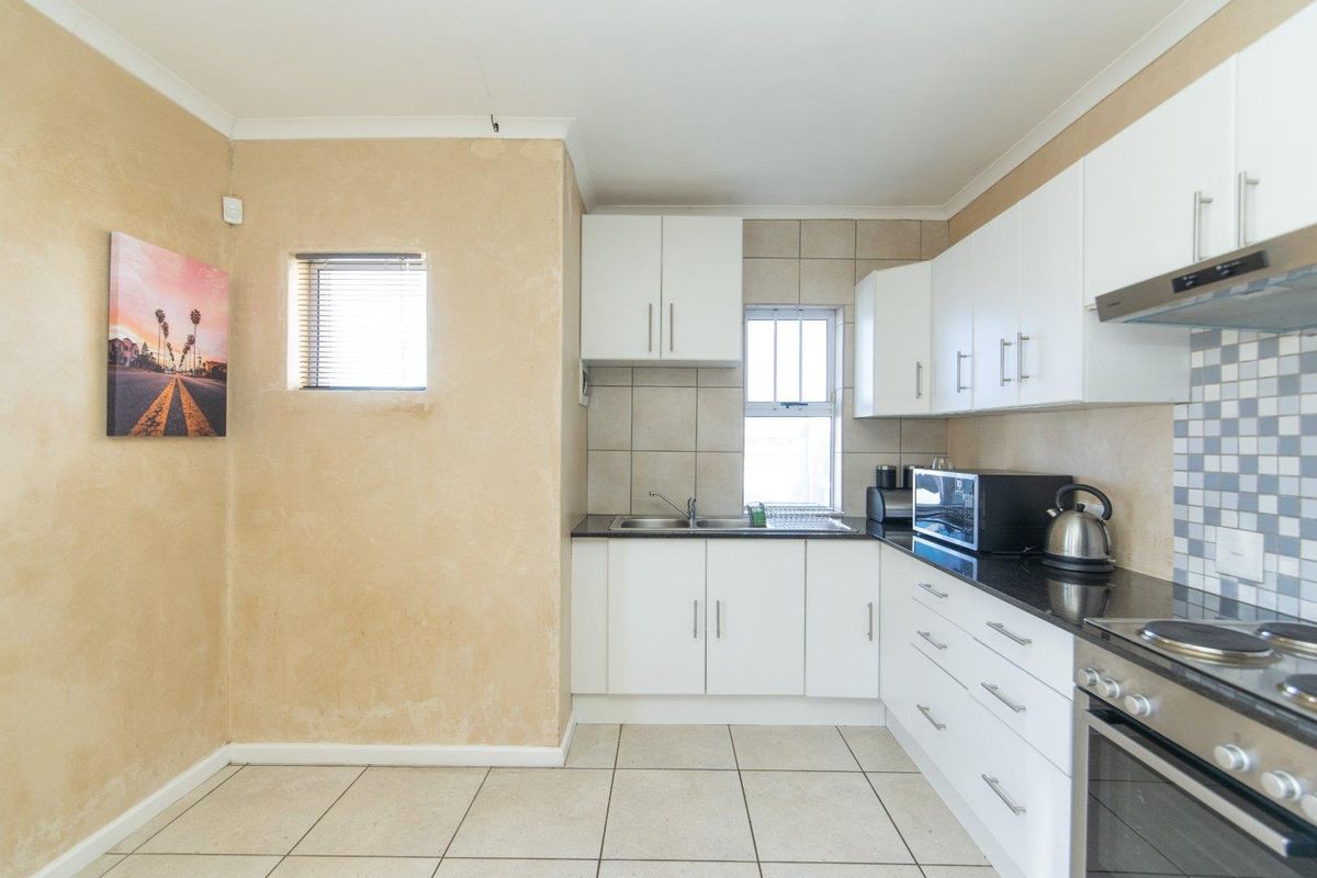 House For Sale In Port Elizabeth - Photo 2