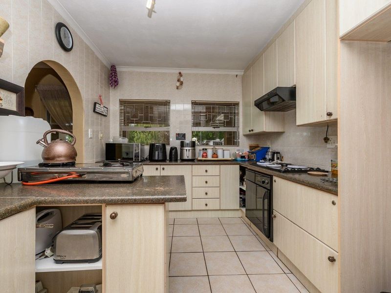 House For Sale In Port Elizabeth - Photo 3
