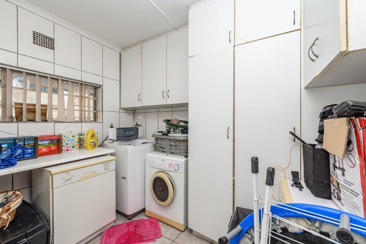 House For Sale In Port Elizabeth - Photo 5