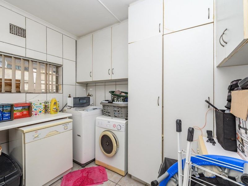 House For Sale In Port Elizabeth - Photo 5