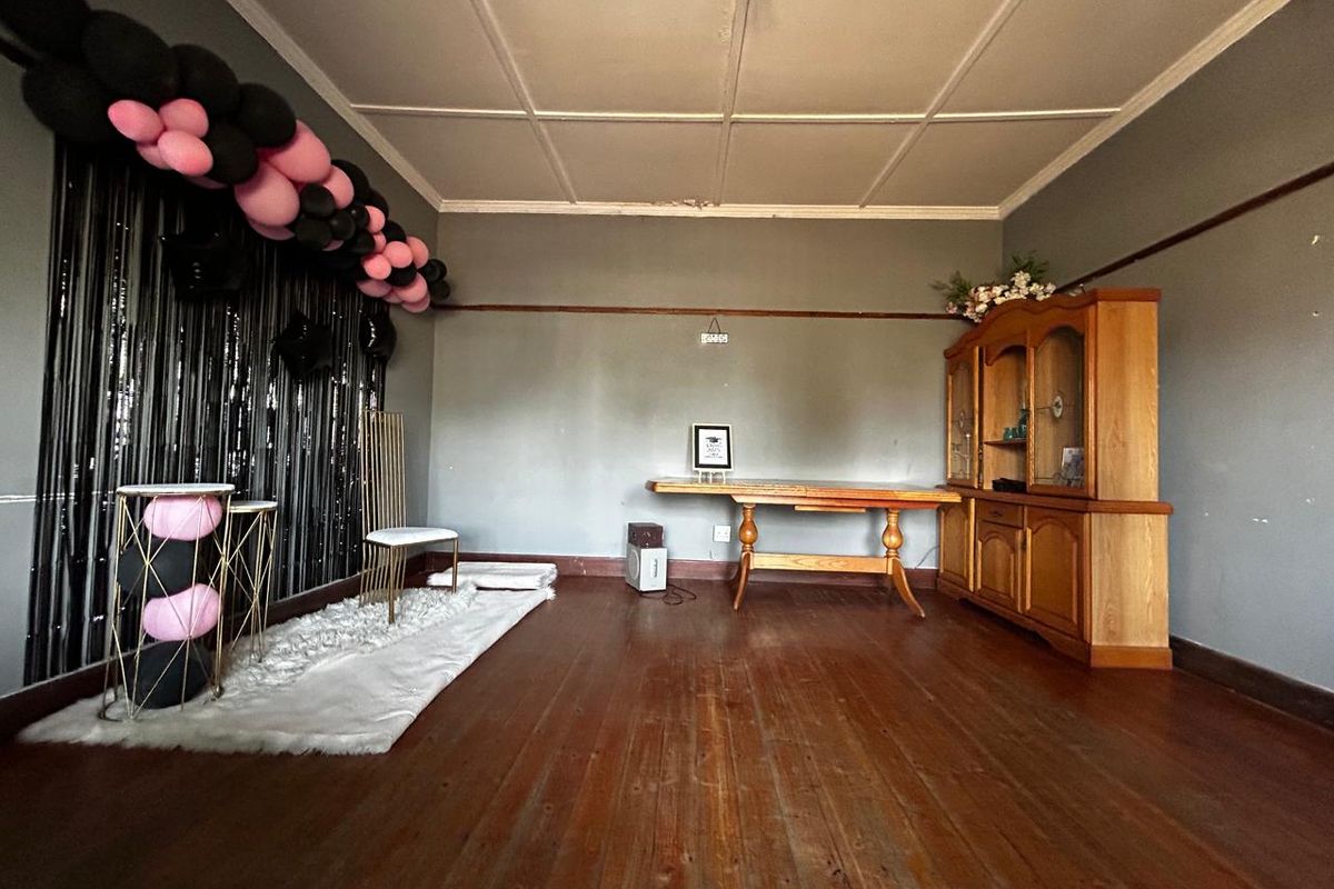House For Sale In Port Elizabeth - Photo 5