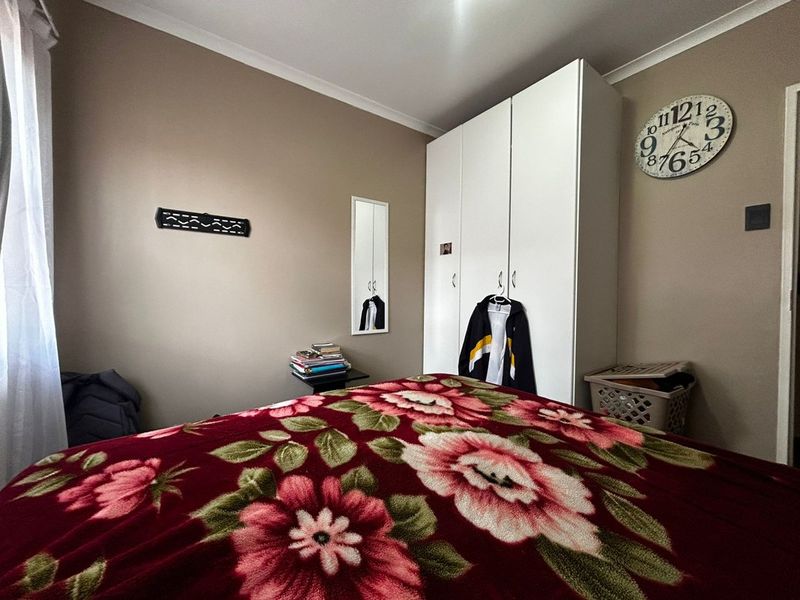 House Pending Sale In Port Elizabeth - Photo 9