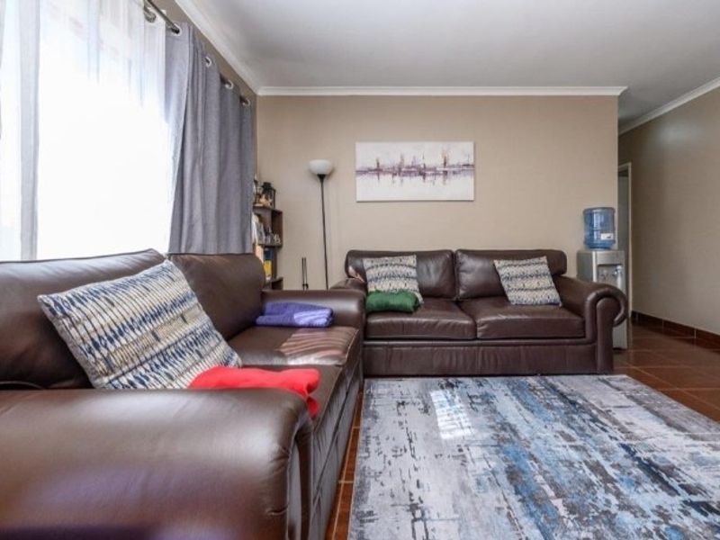 House Pending Sale In Port Elizabeth - Photo 4