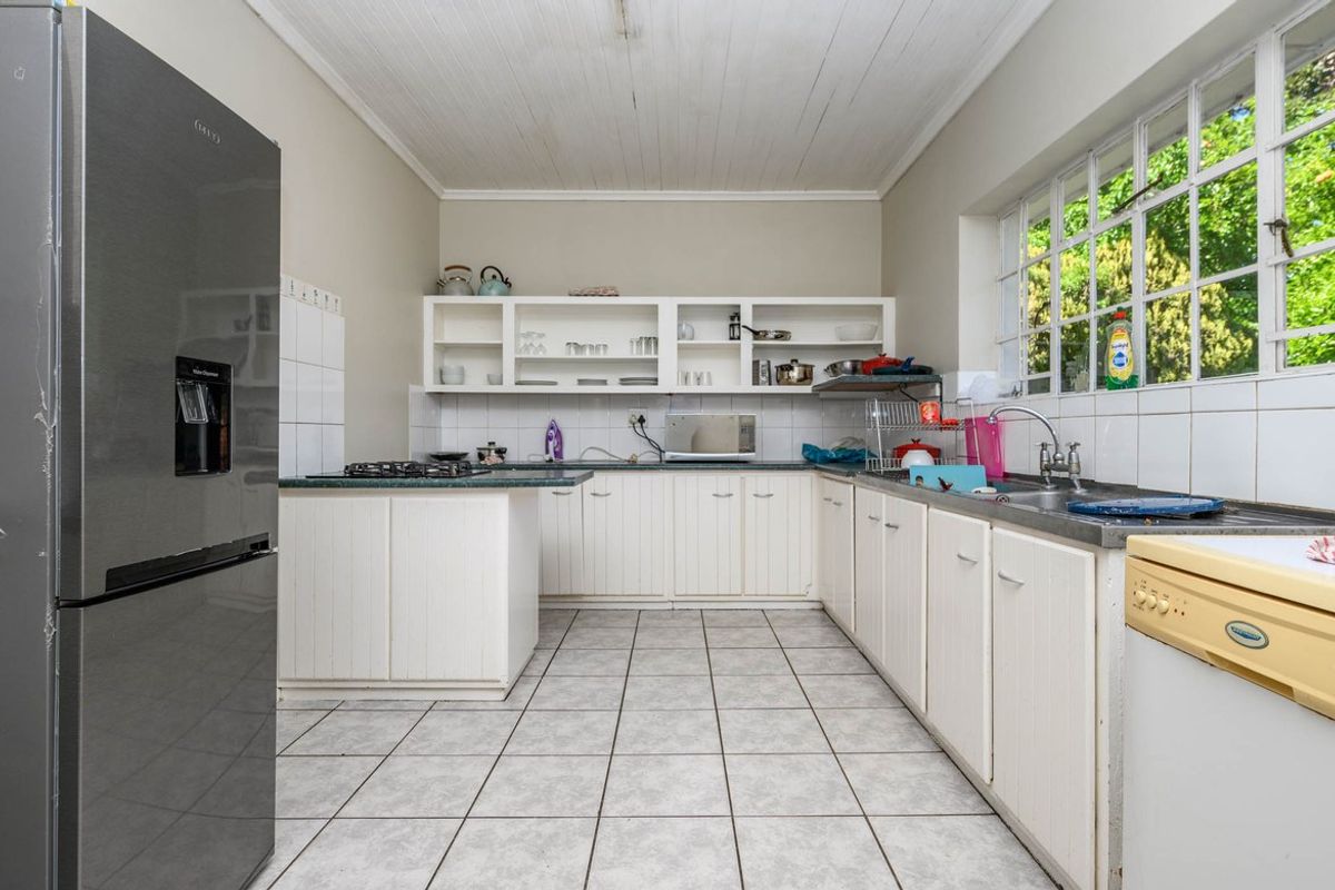 House Pending Sale In Port Elizabeth - Photo 4