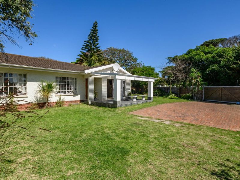 House Pending Sale In Port Elizabeth - Photo 2