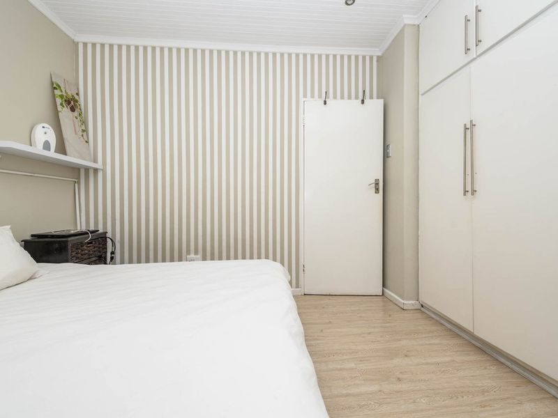 House Pending Sale In Port Elizabeth - Photo 10