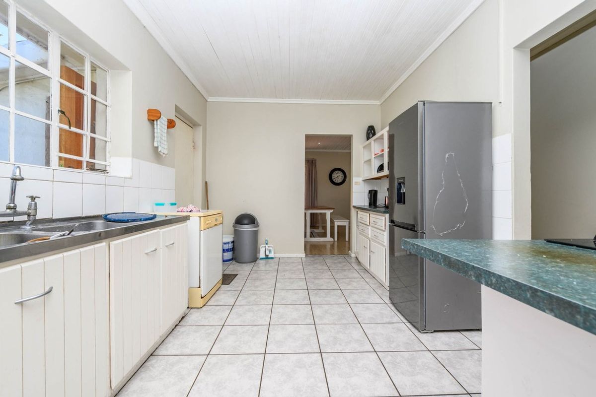 House Pending Sale In Port Elizabeth - Photo 3